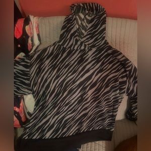 Black & grey zebra print hoodie size 1X NWT
